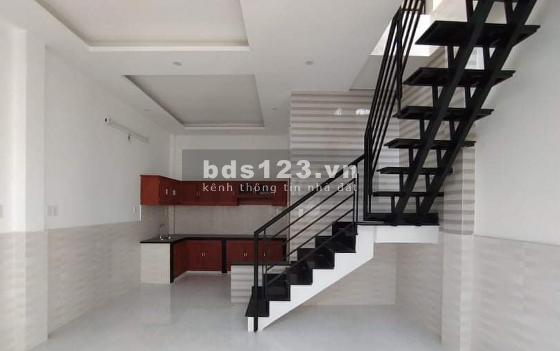 Nhà cạnh Trường THCS Trần Văn Đang. Giáp Cư Xá Bắc Hải. 3,5 tỷ