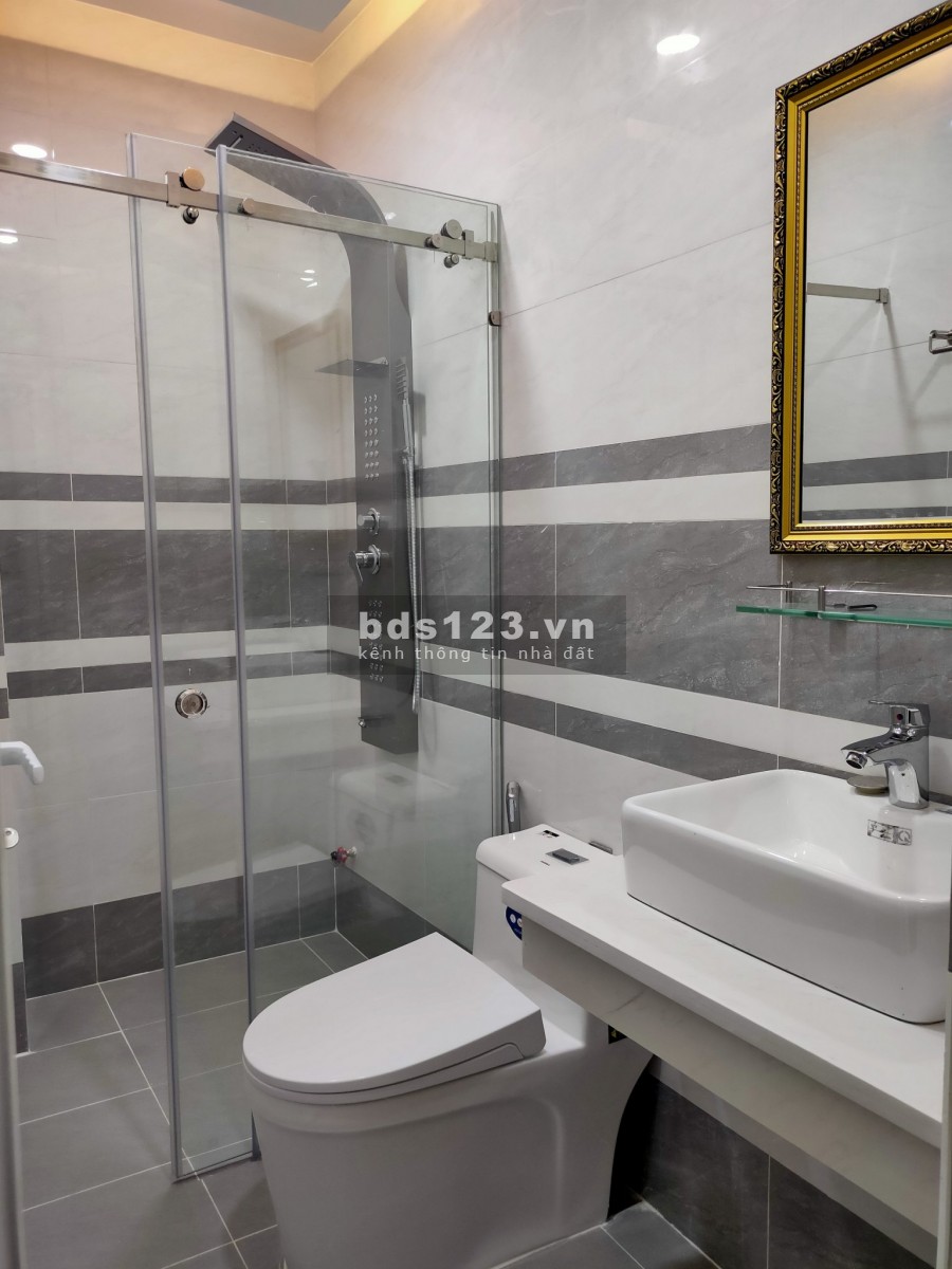 Bán nhà mặt tiền đẹp giá rẻ 1 trệt 2 lầu Hiệp Bình Chánh quận Thủ Đức gần Giga Mall