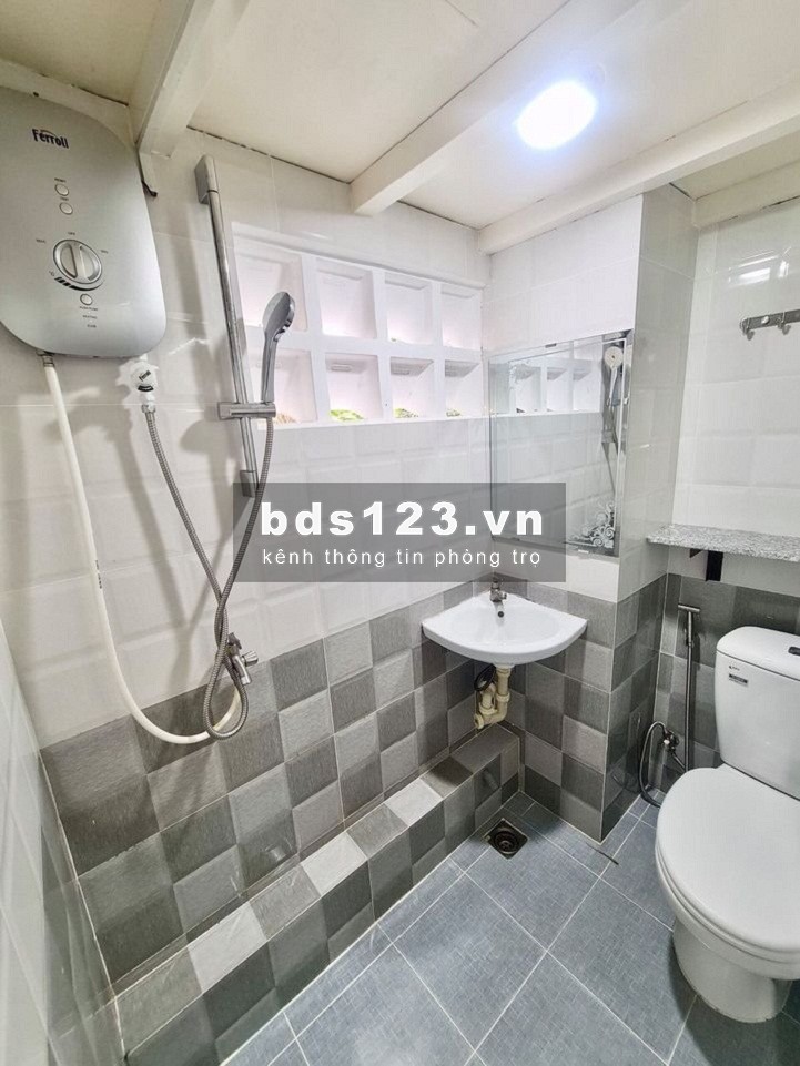 Phòng trọ có gác cho thuê giá rẻ phường 15 Tân Bình thoáng mát, đẹp, sạch sẻ