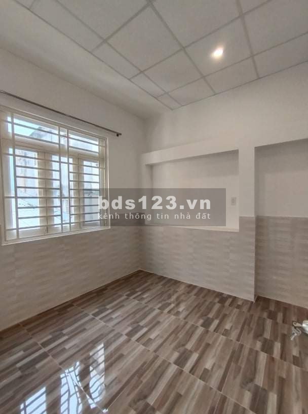 Nhà cạnh Trường THCS Trần Văn Đang. Giáp Cư Xá Bắc Hải. 3,5 tỷ