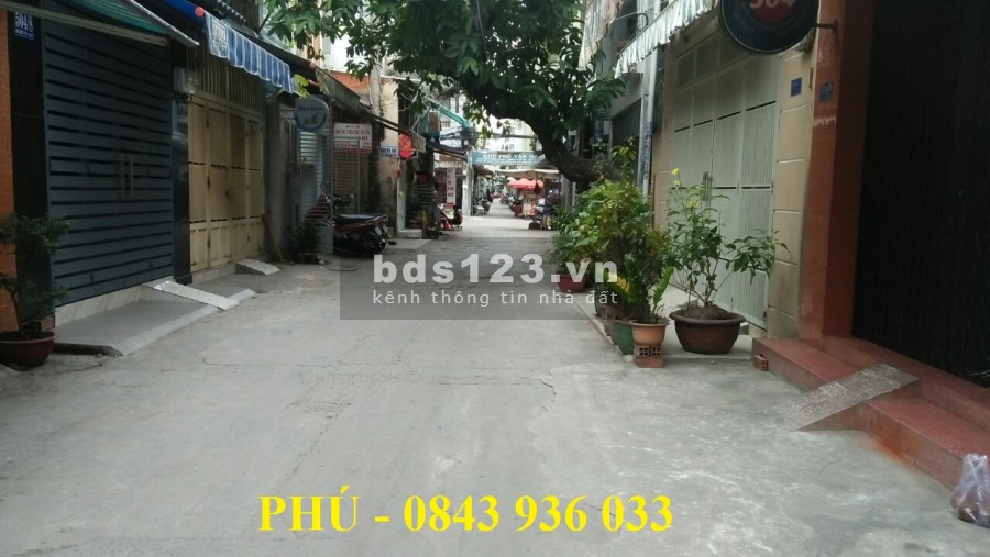 Bán nhà hẻm Cách Mạng Tháng 8, Quận 10, 3 tầng, 3 phòng ngủ, giá 4.x tỷ.