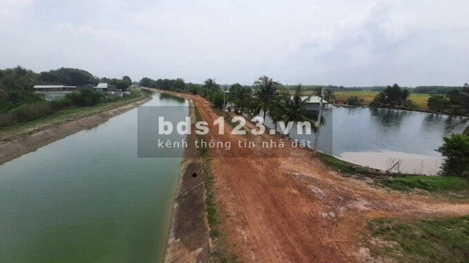 BÁN ĐẤT TÂY NINH MẶT TIỀN 10M GẦN THÀNH PHỐ, VIEW KÊNH TÂY