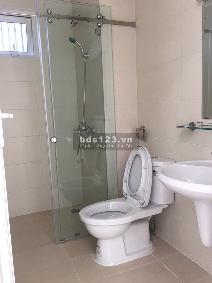 Cho thuê căn 1pn+1 56m có rèm, máy lạnh Moonlight Boulevard KDV giá 7 triệu/tháng. Lh: 0938308438