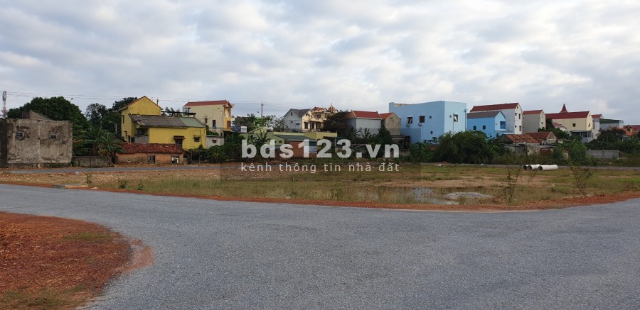 Bán đất Đồng Hang - Trung tâm TT.Quán Hàu, 9 x 20m, full đất ở, đường 10.5m, gần mọi tiện ích