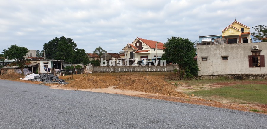 Bán đất Đồng Hang - Trung tâm TT.Quán Hàu, 9 x 20m, full đất ở, đường 10.5m, gần mọi tiện ích