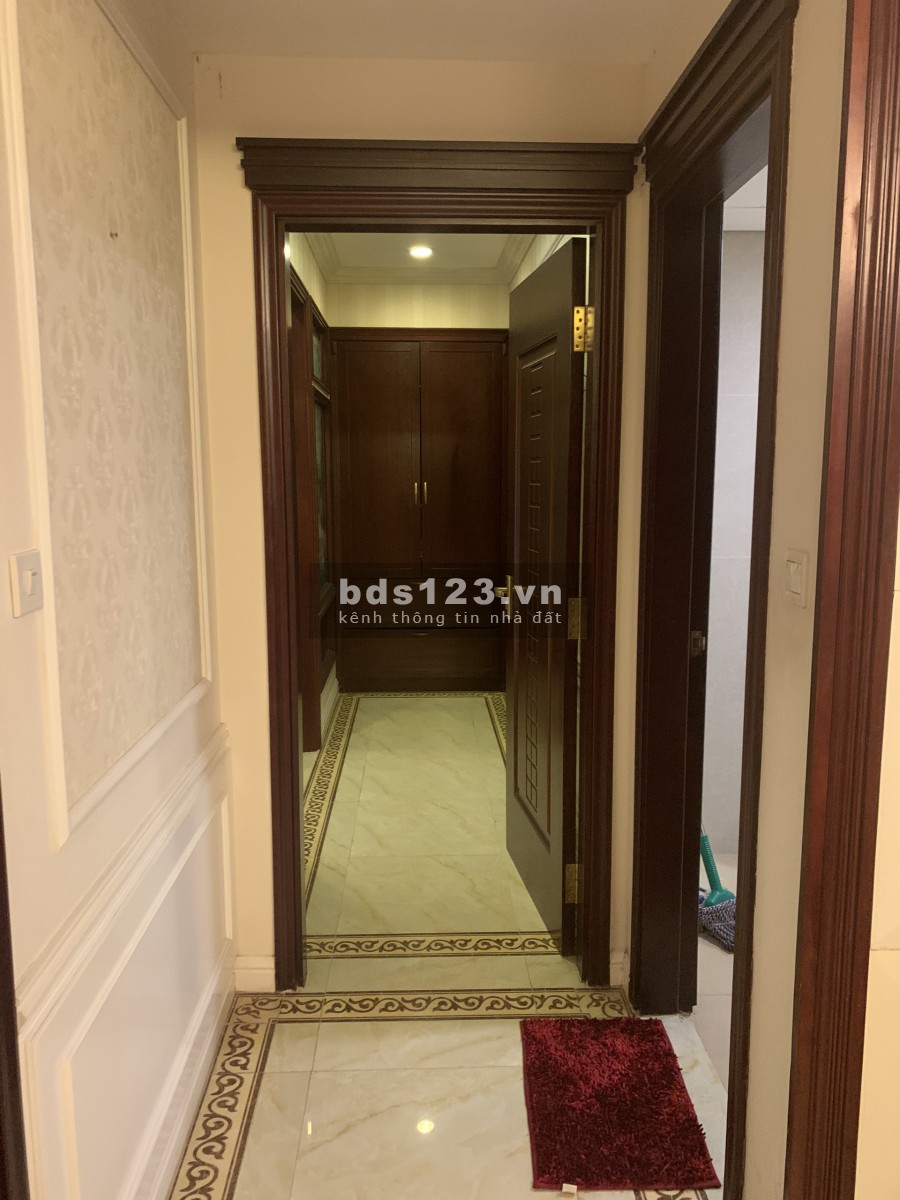 Căn hộ 2 phòng ngủ sáng, 111m2 Royal city, Giá 4,5 tỷ, LH: 0967839010