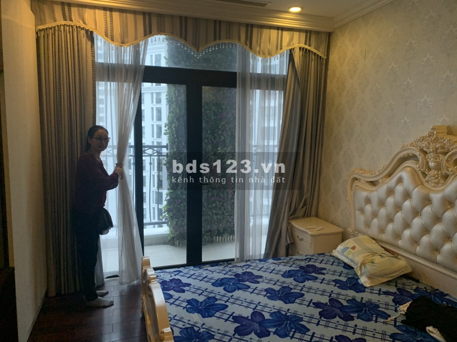 Căn hộ 2 phòng ngủ sáng, 111m2 Royal city, Giá 4,5 tỷ, LH: 0967839010