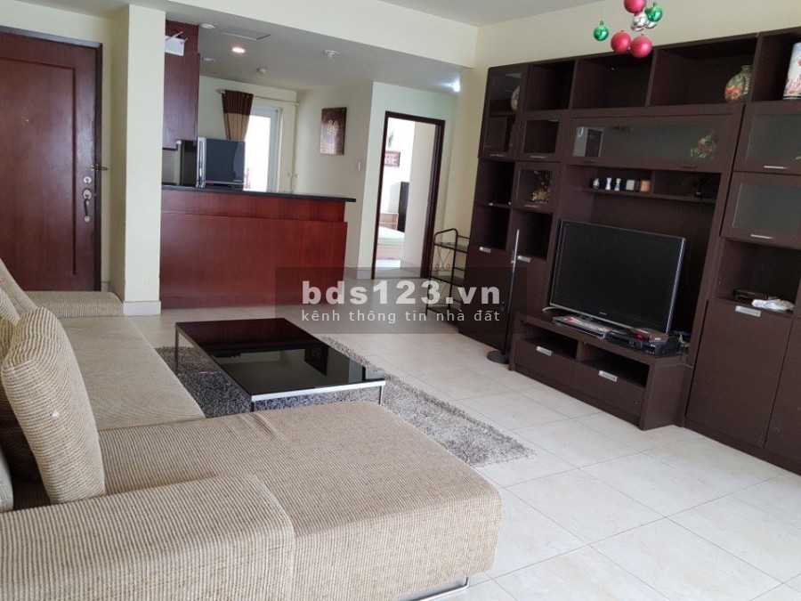 Cần cho thuê căn hộ chung cư cao cấp Hùng Vương Plaza , Quận 5, DT 132 m2, 3 pn, 3wc, nhà đẹp