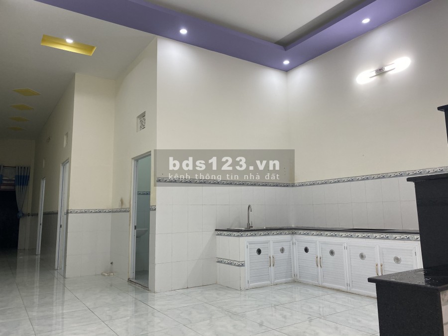 Tôi cần sang nhanh nhà c4 150m2 mới xây & lô đất 450m2 545tr/nền kề chợ dân sinh