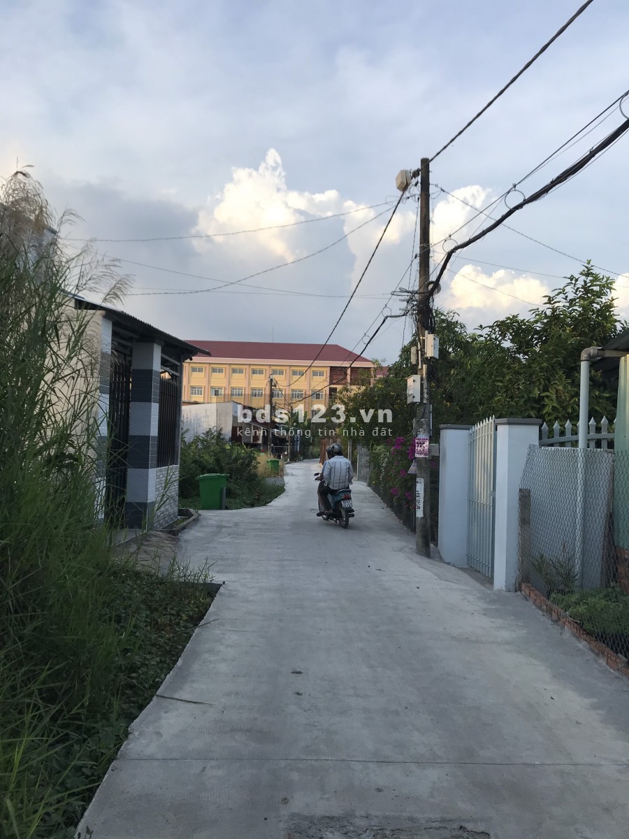 Kẹt tiền bán gấp lô đất nền thổ cư HL11 Hưng Long Bình Chánh 108 m2 chỉ 1.9 tỷ TL SHR LH 0908991827