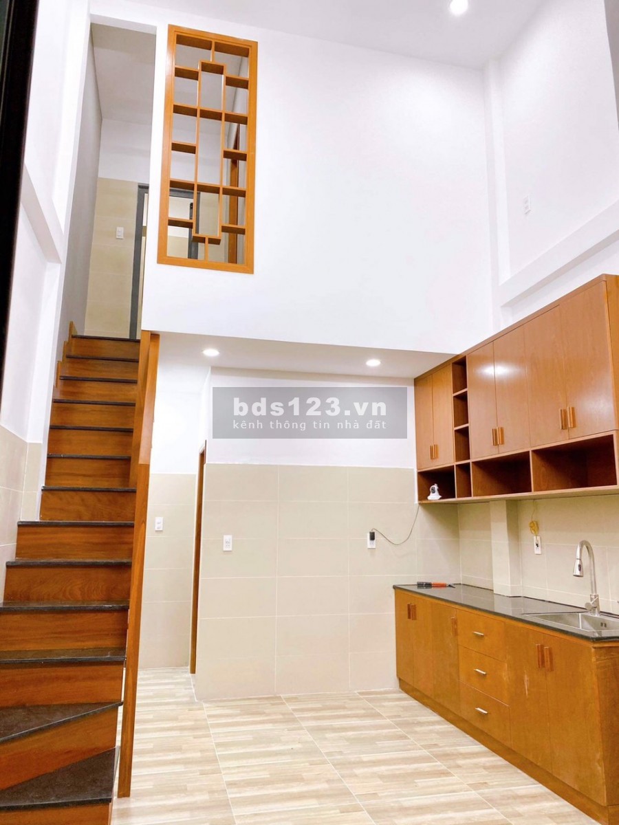 Kẹt tiền bán rẻ nhà Nơ Trang Long Bình Thạnh, gần 32m2, 2PN, 2 tỷ 8 còn TL