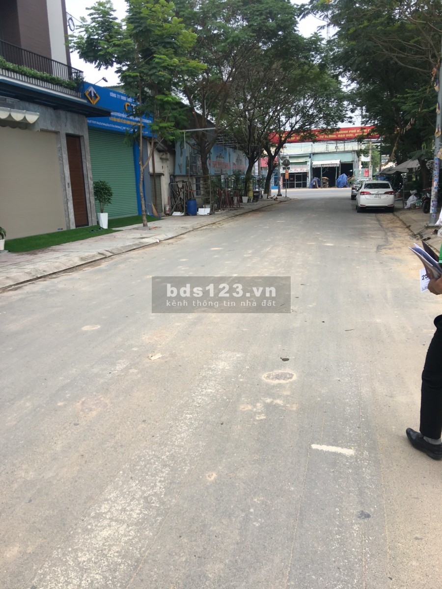 Cuối Năm còn vì cần tiên nên mới bán lô đất nền 100m2 bình chuẩn thổ cư 60m2 giá 1ty350