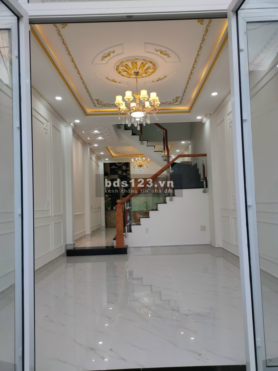 Bán nhà mặt tiền đẹp giá rẻ 1 trệt 2 lầu Hiệp Bình Chánh quận Thủ Đức gần Giga Mall