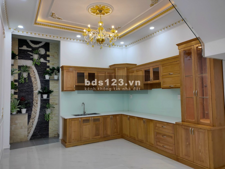Bán nhà mặt tiền đẹp giá rẻ 1 trệt 2 lầu Hiệp Bình Chánh quận Thủ Đức gần Giga Mall