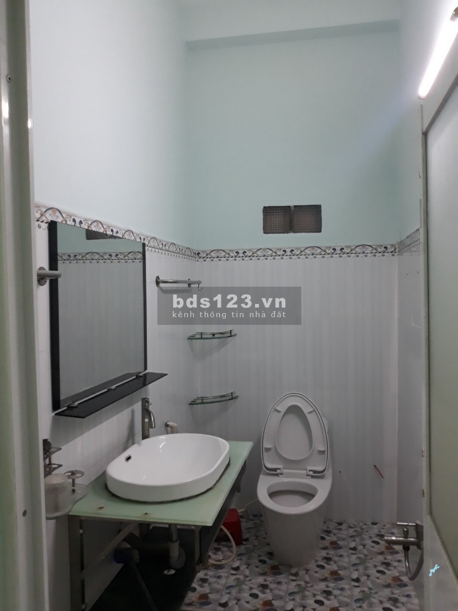 Nhà Trần Thủ Độ, 2 lầu, sân thượng, mới leng keng
