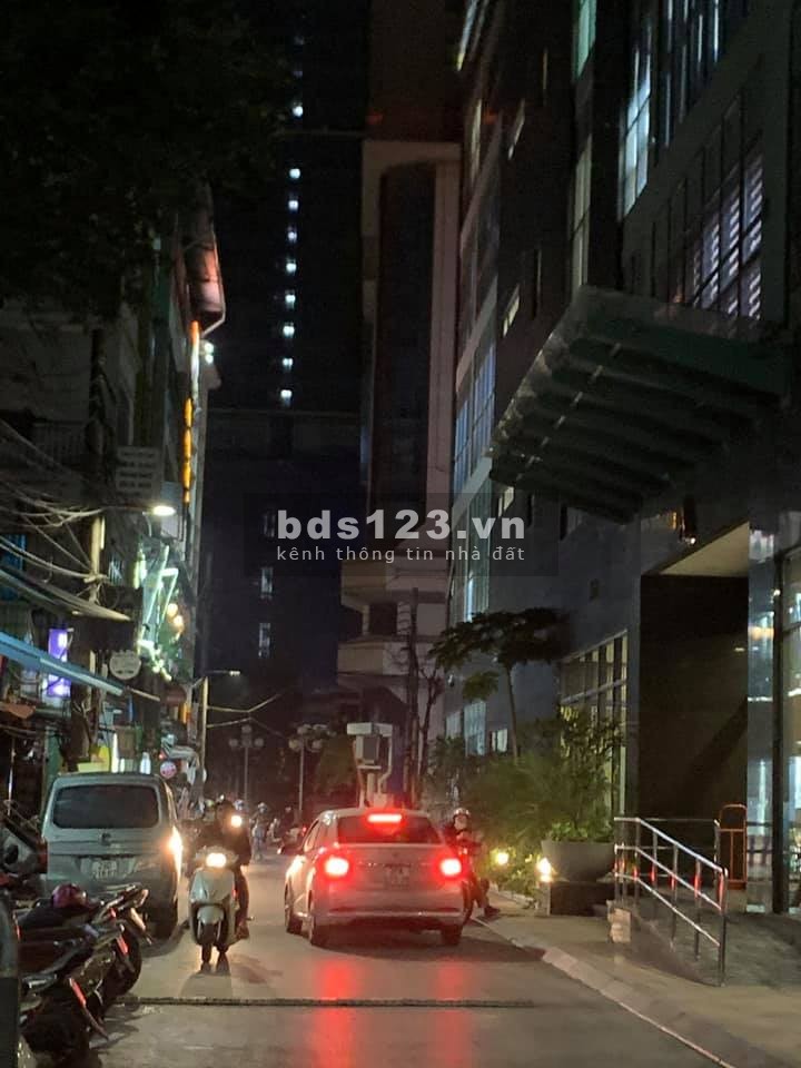 Lê Văn Lương Mặt Phố Kinh Doanh,Ô Tô Đỗ Cửa- Giá 8,5 Tỷ.