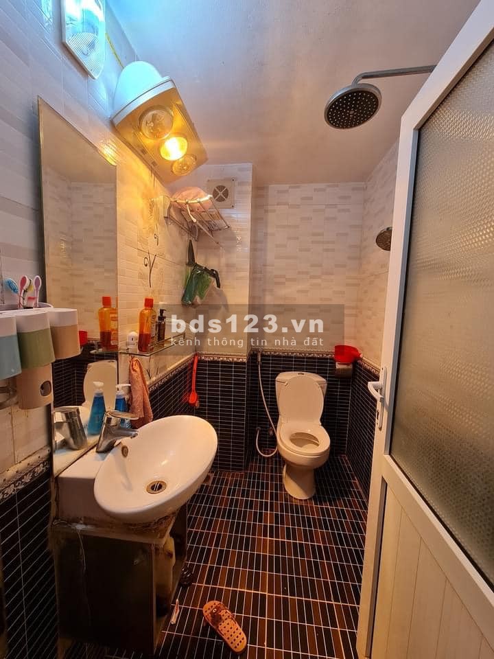 1 tỷ 4, Văn Hương, phân lô, 20m ô tô, 4 tầng, 18m2, sổ đỏ. LH 0975823216