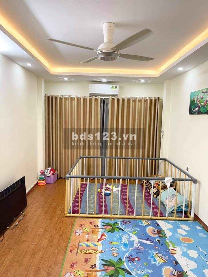 BÁN GẤP NHÀ PHỐ NGUYỄN THÁI HỌC, CỬA NAM 5 TẦNG Ở NGAY, GẦN PHỐ CHỈ 3.8 TỈ LH 0942.861188