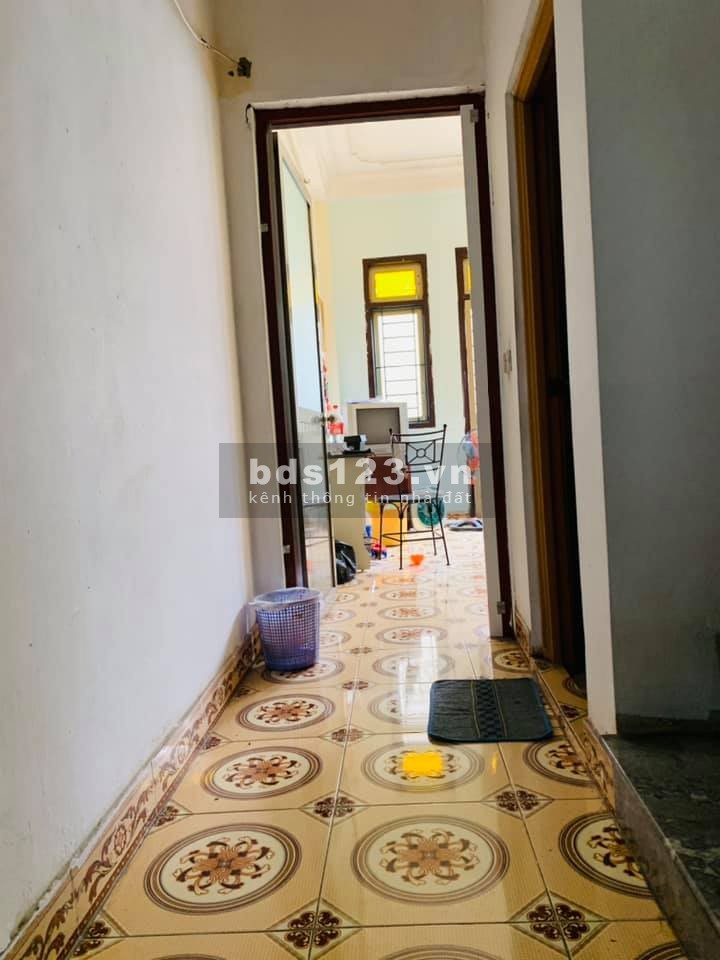 Phố víp ! an sinh đỉnh. Láng Hạ - Ba Đình. Khu trung tâm. Ngõ xe 3 gác. Ngay phố. 46m2. MT 4m. giá 4.2 tỷ.