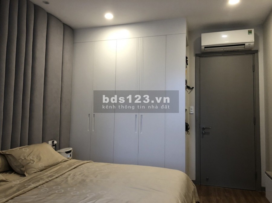 Cần cho thuê căn hộ Gold View Quận 4. 68m2 2PN 1WC giá 13 triệu