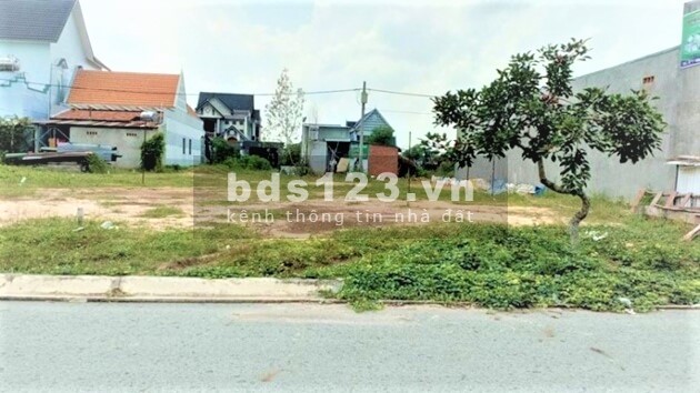 CẦN TIỀN XÂY NHÀ Ở QUÊ,TÔI CẦN BÁN GẤP LÔ ĐẤT 1120M2, NGAY KCN VIỆT NHẬT, GẦN CHỢ. GIÁ 560tr