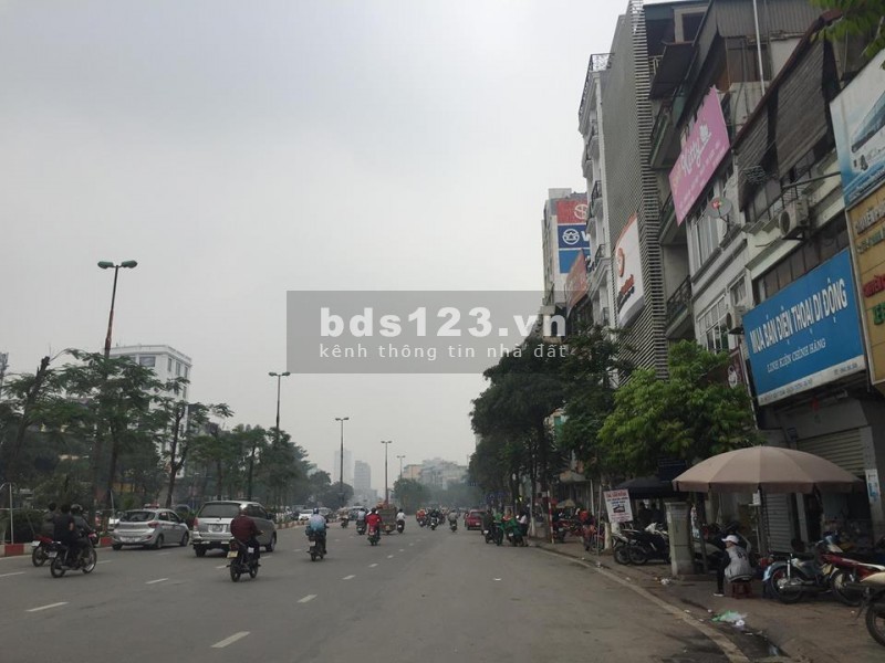 Chính chủ cho thuê nhà mặt phố Trần Khát Chân, Hai Bà Trưng, DT 26m2, Giá 18tr/th LH 0916 755 622