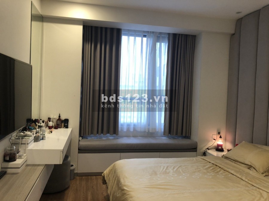 Cần cho thuê căn hộ Gold View Quận 4. 68m2 2PN 1WC giá 13 triệu