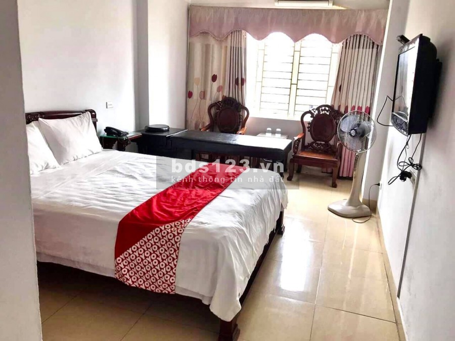 Bán Khách Sạn Nguyễn Chí Thanh – 8 Tầng Thang máy, 2 Mặt thoáng – Ô tô đỗ cửa – Dòng tiền Ổn định