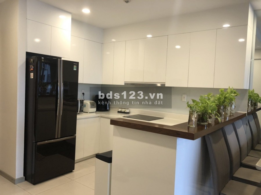 Cần cho thuê căn hộ Gold View Quận 4. 68m2 2PN 1WC giá 13 triệu