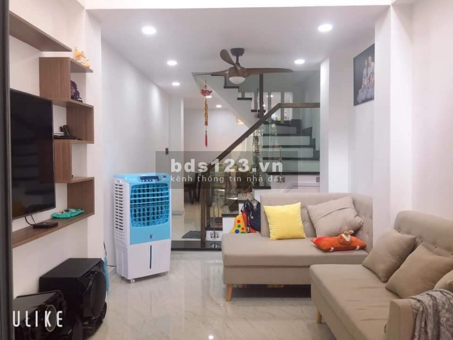 Bán nhà đường Cách Mạng Tháng 8, 2 mặt tiền, mới đẹp, thông các ngã, 7,2 tỉ 0768406455