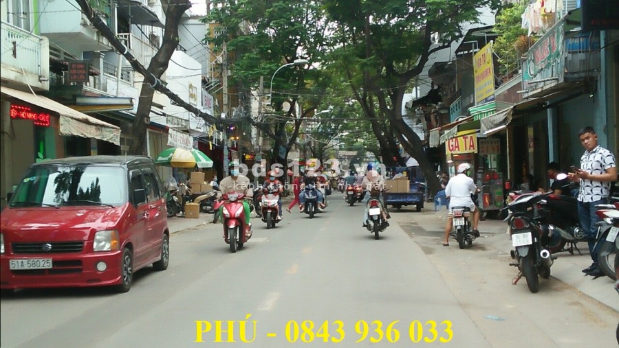 Bán gấp nhà hẻm Quận 10, vị trí đắc địa ngay trung tâm giá chưa tới 5 tỷ.