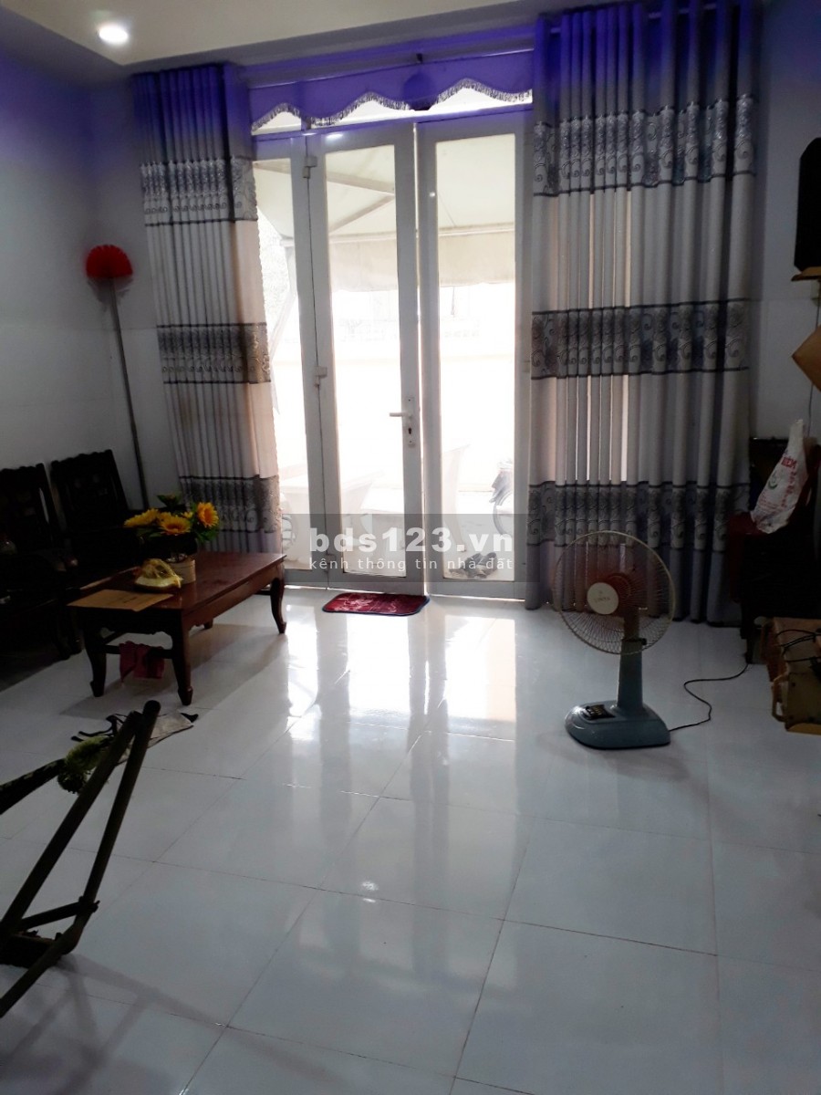 Cần bán nhà đường Trương Vĩnh Ký ngay trung tâm thương mại rạch sỏi.