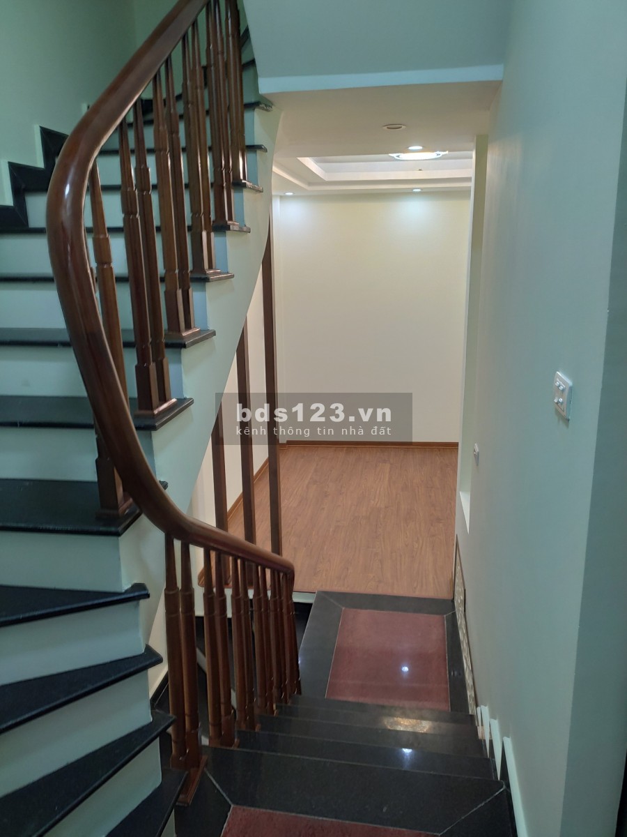 Nhà mới đẹp, Nguyễn Hoàng, Mỹ Đình, Nam Từ Liêm, 45m2, 5 tầng, 70m mặt phố lớn