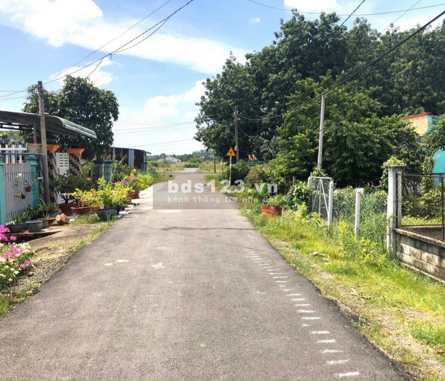 Bán đất vườn 500m2 mặt tiền đường nhựa 790tr