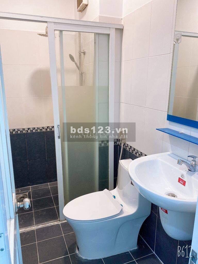 Nhà 40m2 CNĐ hẻm 5m trước nhà giá cực rẻ