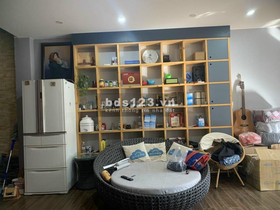 Bán căn 3 lầu góc 2 mặt tiền hướng Đông Nam , cách chợ Bình Chánh 1km