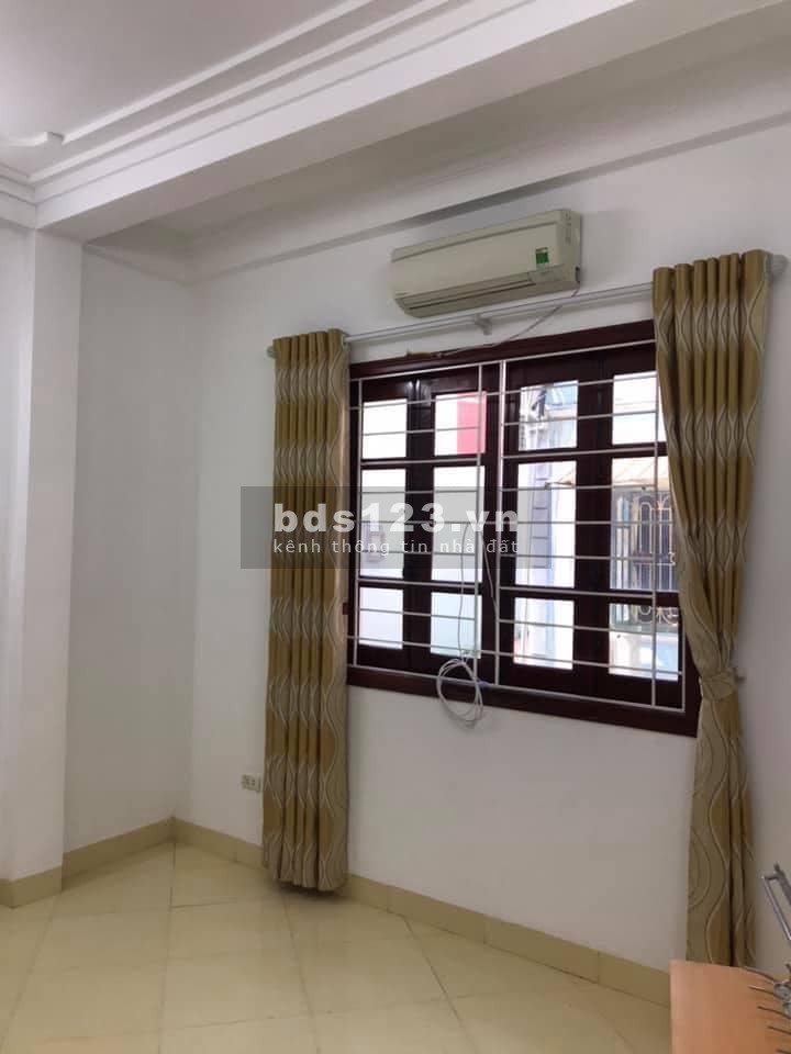 Cần bán gấp nhà Mặt ngõ Trại Cá 1.7 tỷ, dt 28m2, MT 4m, SĐCC