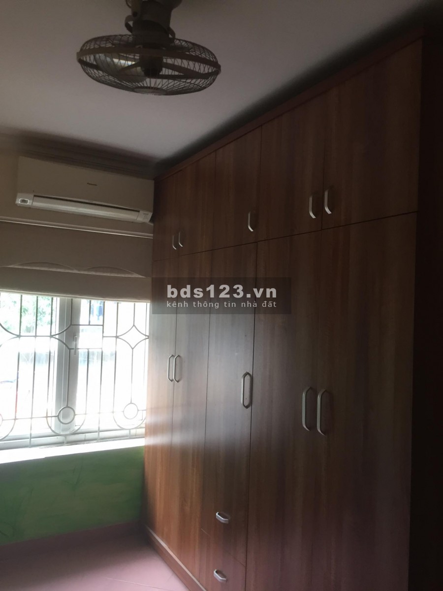 Chính chủ cho thuê căn hộ 68m2 ở tầng 2 gồm 2N và 1K tại 8B phố Vũ Thạnh - Đống Đa - Hà Nội