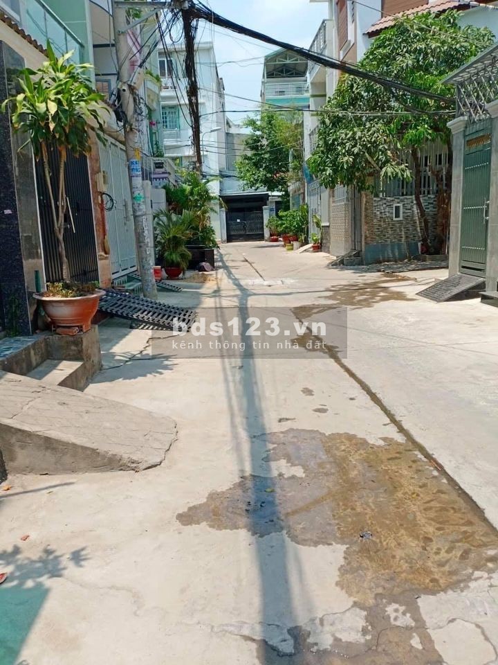 Nhà Cấp 4 68m2, SHR, Xuân Thới Sơn Hóc Môn 300tr