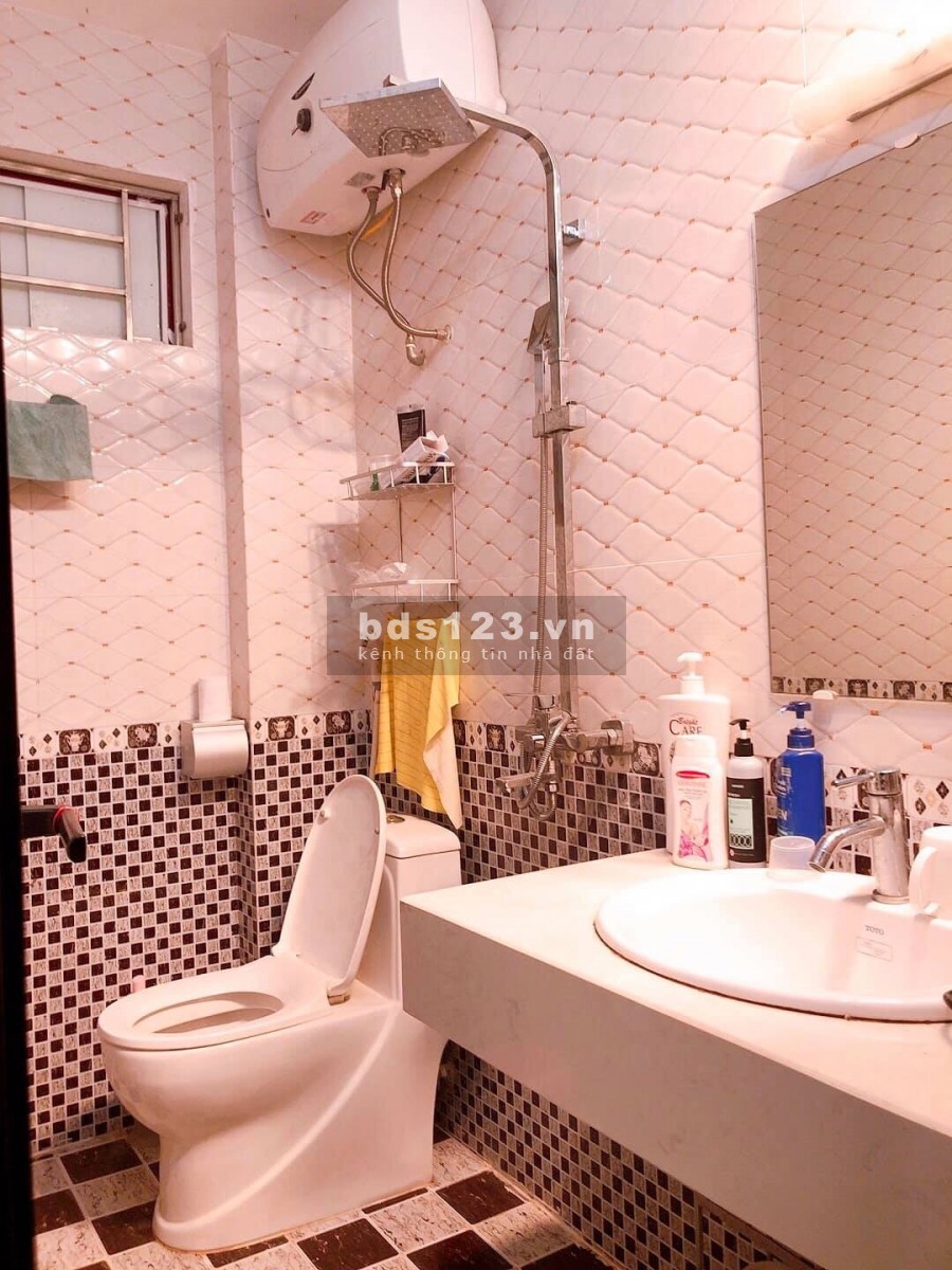 Chính Chủ Cần Bán Nhà Kinh Doanh Sầm Uất ÔTÔ Đỗ Cửa Giá Chỉ 4.X Tỷ Nhà Mới Đẹp Ở Luôn Phố Nhân Hòa