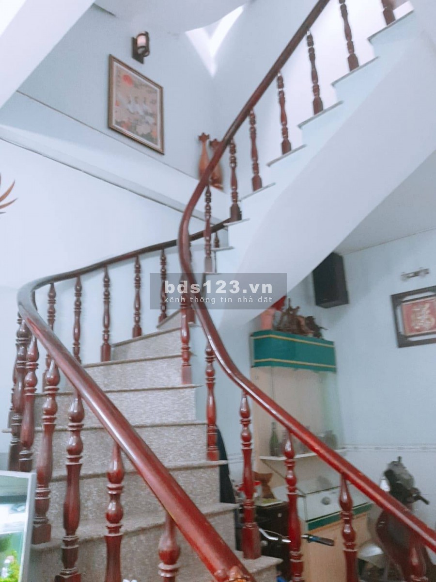 Bán nhà Hòa Hưng Quận 10, 5 tỷ DT 36m2(4x9) 3 tầng 4 phòng