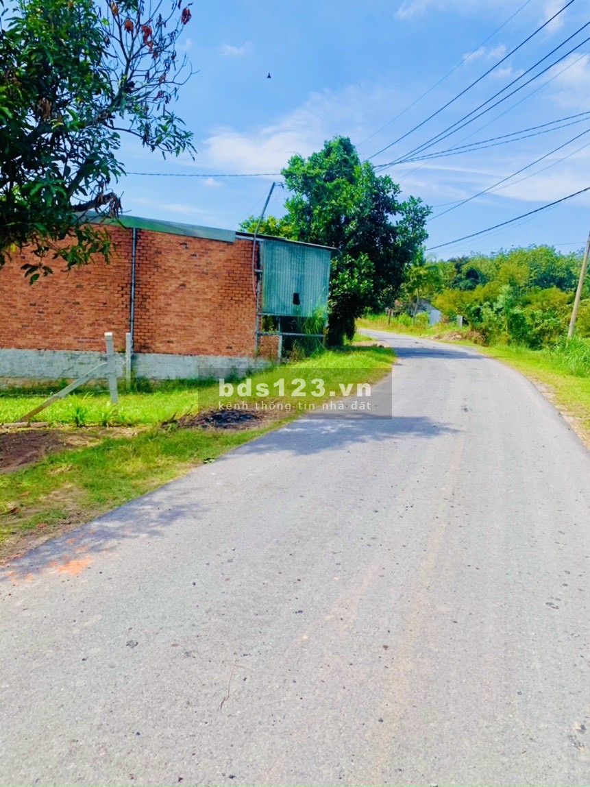 Bán đất vườn 500m2 mặt tiền đường nhựa 790tr