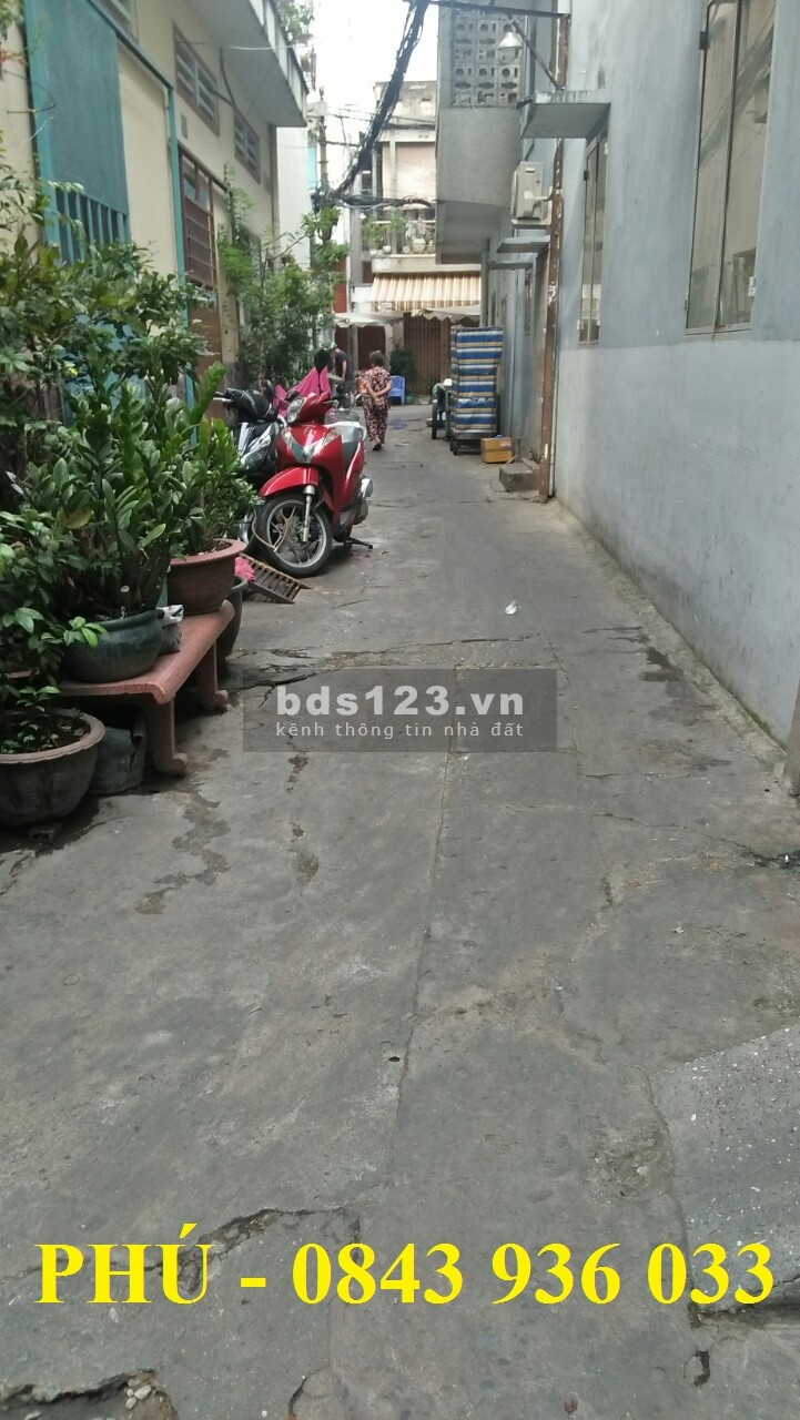 Bán gấp nhà riêng Quận 10, diện tích sử dụng 70m2, giá chỉ 4.6 tỷ.