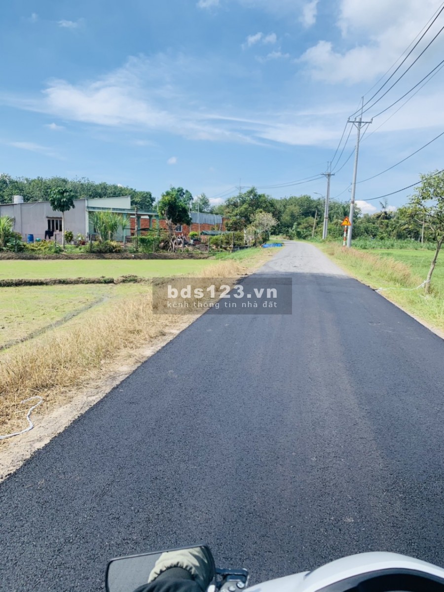 Bán đất vườn 500m2 mặt tiền đường nhựa 790tr
