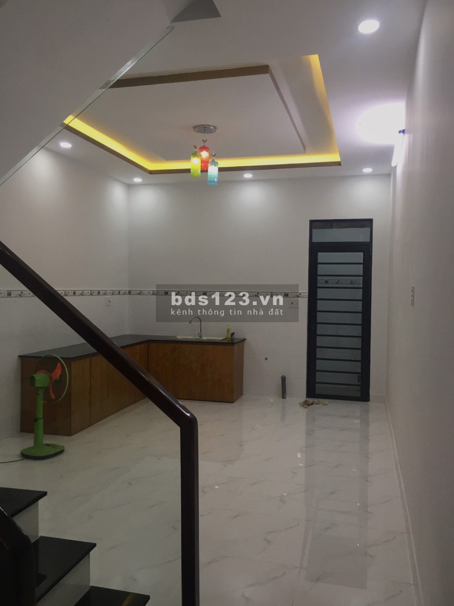 Bán nhà gấp, có sổ sẵn, ai mua liên hệ, ib zalo gửi sổ