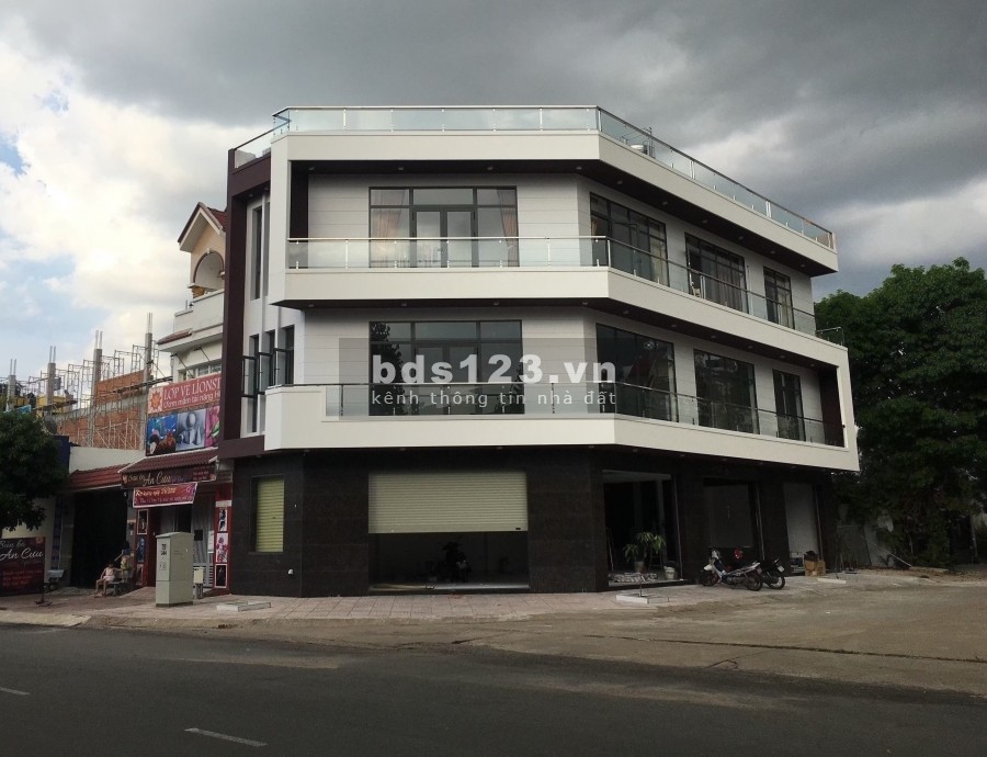 Nhà 2 Mặt Tiền, Đường Hoàng Diệu 2, Vị trí đắc địa