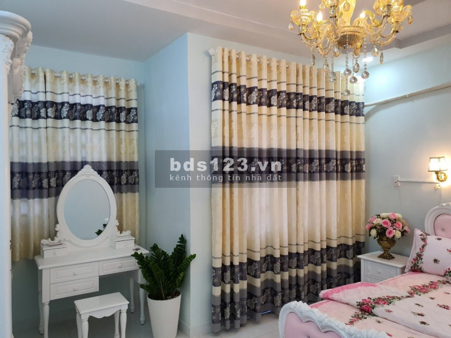 Bán căn nhà vừa xây xong, mặt tiền gần chợ Hưng Long Bình Chánh, SHR giá tốt cho đầu tư