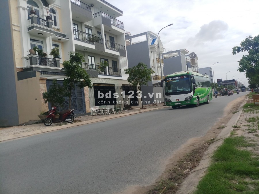 Trả nợ Ngân hàng, bán nhanh 3 nền 6x20m liền kề nhau, gần Bến Xe Miền Tây