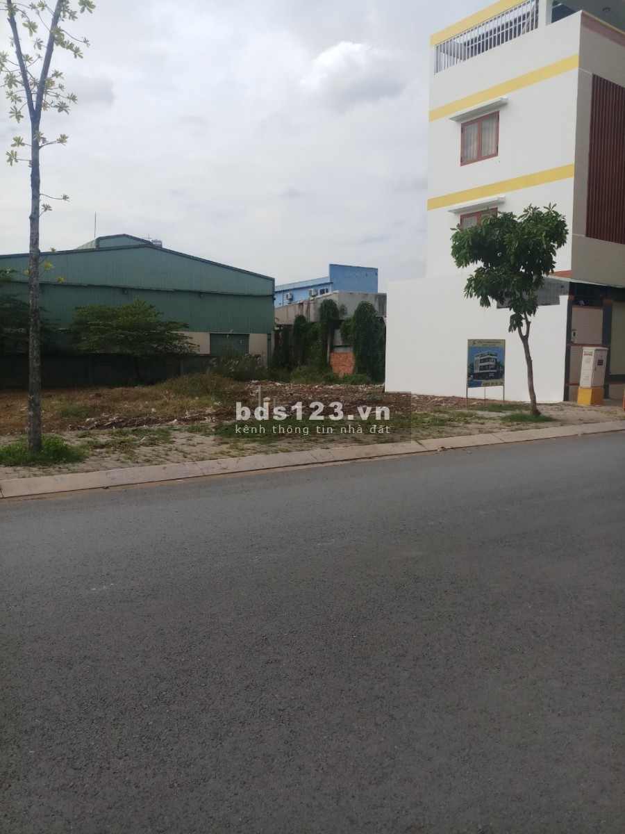 Trả nợ Ngân hàng, bán nhanh 3 nền 6x20m liền kề nhau, gần Bến Xe Miền Tây