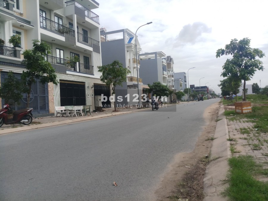 Trả nợ Ngân hàng, bán nhanh 3 nền 6x20m liền kề nhau, gần Bến Xe Miền Tây